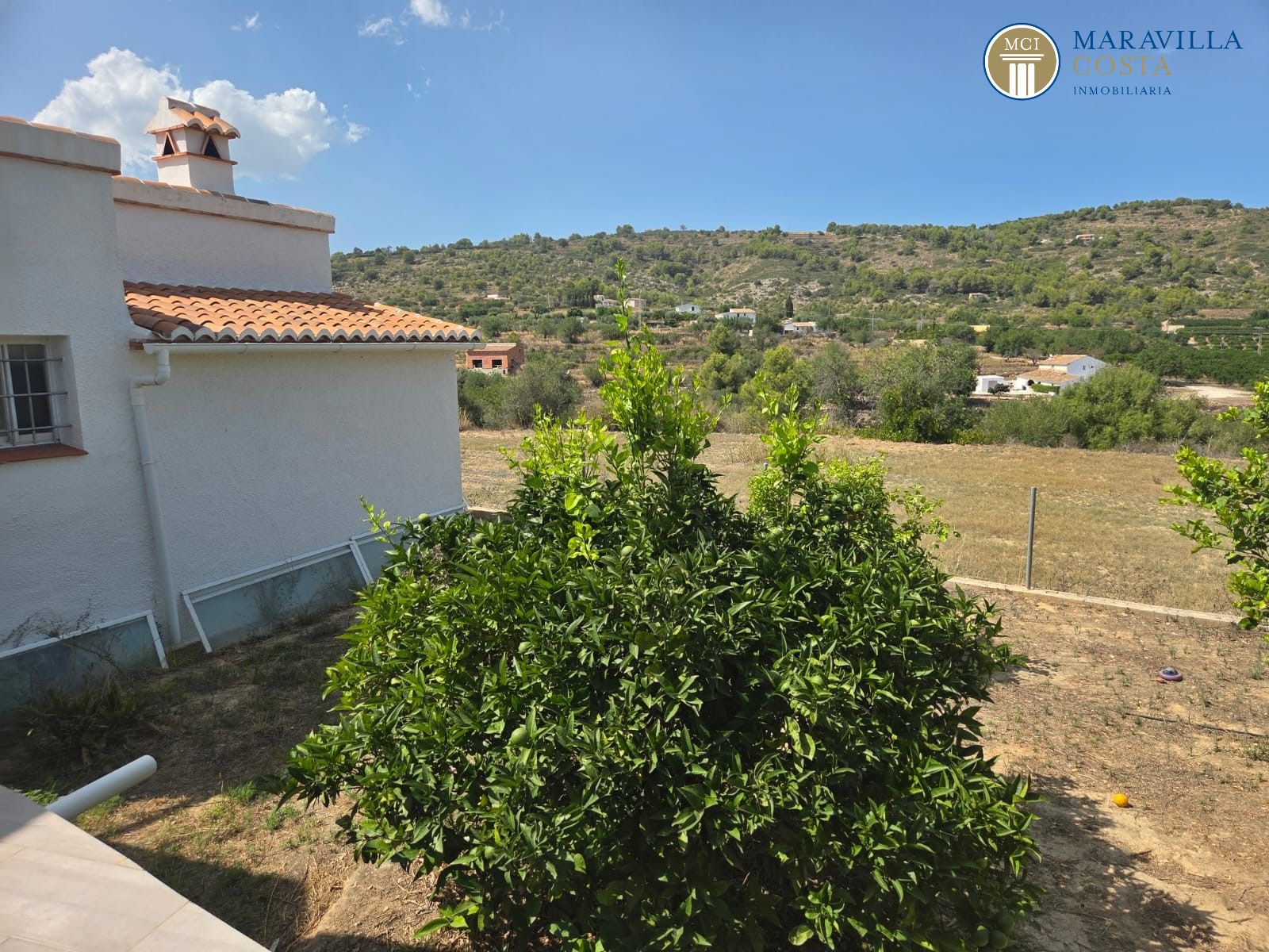 Finca en venta con cuatro dormitorios y piscina en la zona de Canor, Benissa (Alicante)