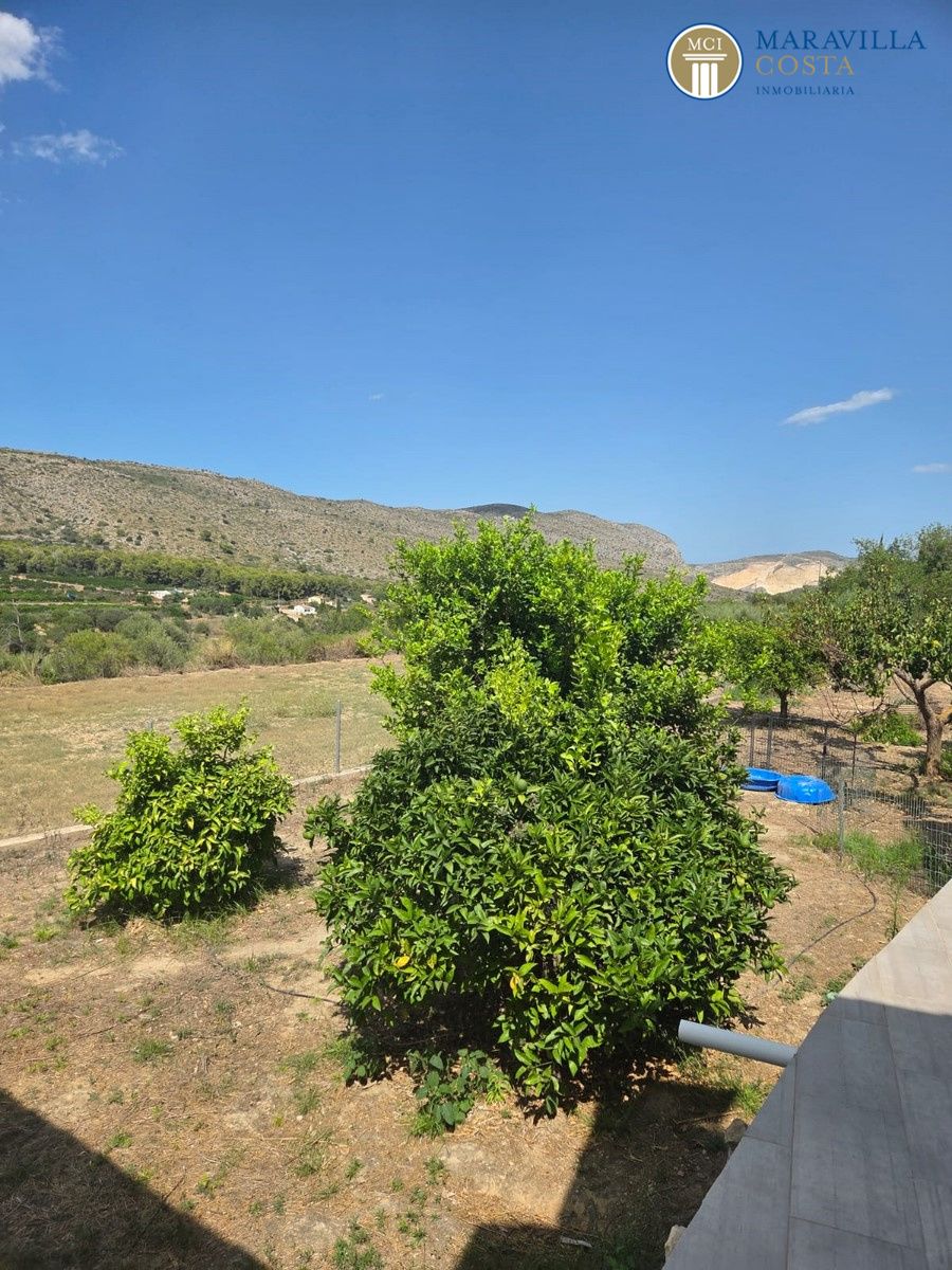 Finca en venta con cuatro dormitorios y piscina en la zona de Canor, Benissa (Alicante)