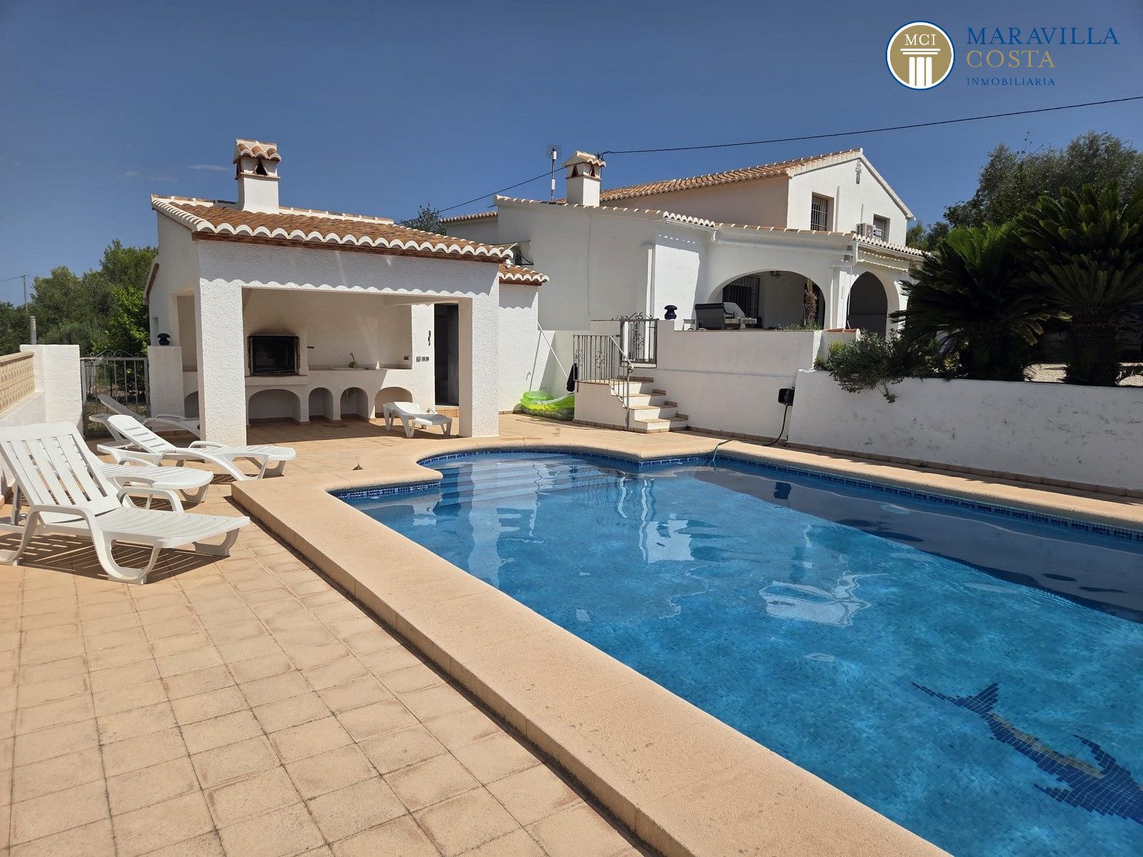 Finca en venta con cuatro dormitorios y piscina en la zona de Canor, Benissa (Alicante)