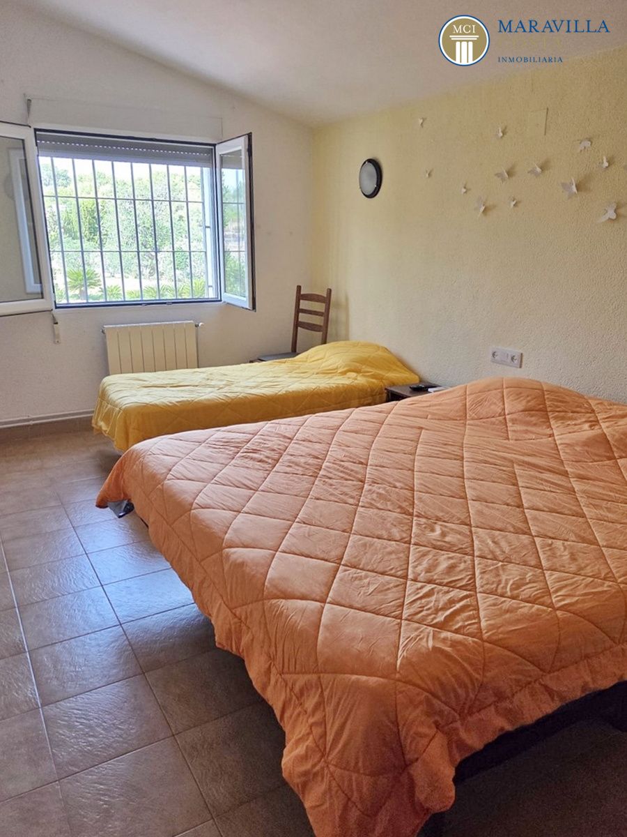 Finca en venta con cuatro dormitorios y piscina en la zona de Canor, Benissa (Alicante)