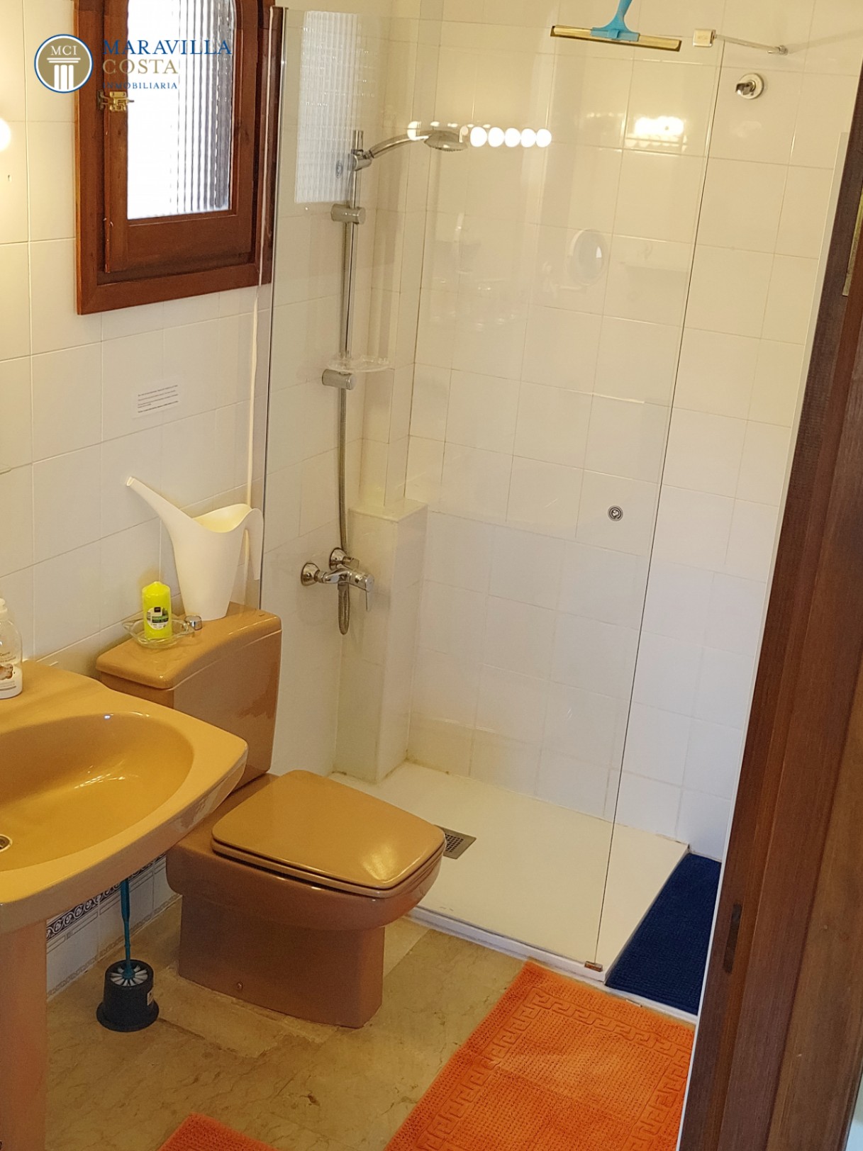 Villa con tres apartamentos y sensacionales vistas al mar en Calpe