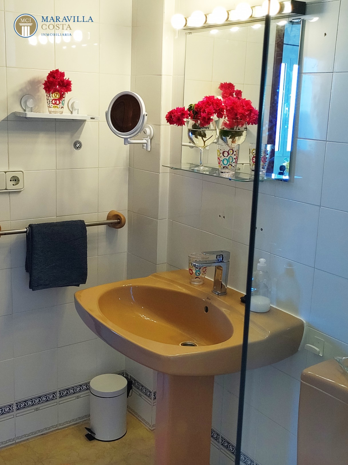 Villa con tres apartamentos y sensacionales vistas al mar en Calpe