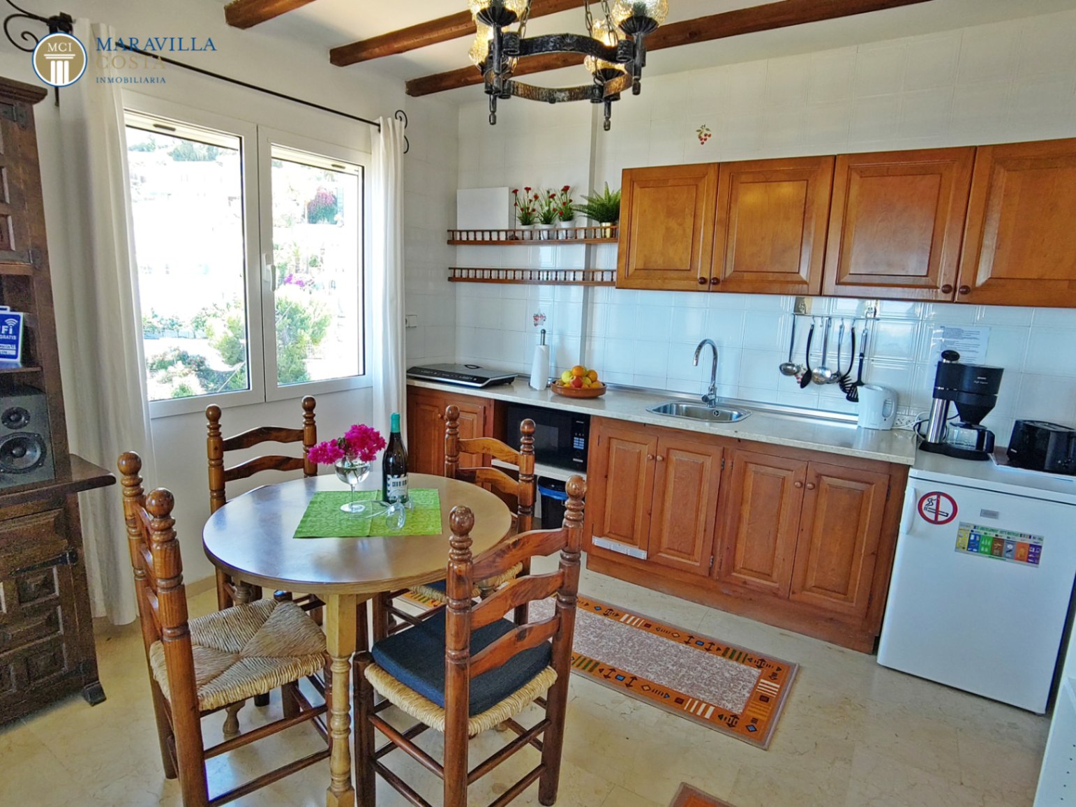 Villa con tres apartamentos y sensacionales vistas al mar en Calpe