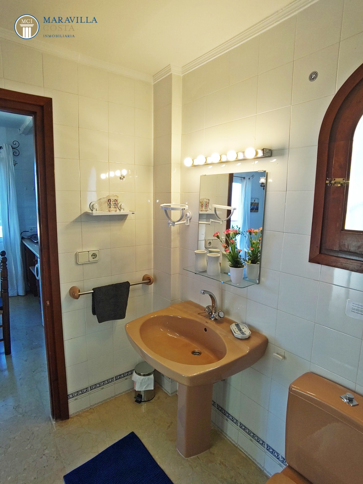 Villa con tres apartamentos y sensacionales vistas al mar en Calpe
