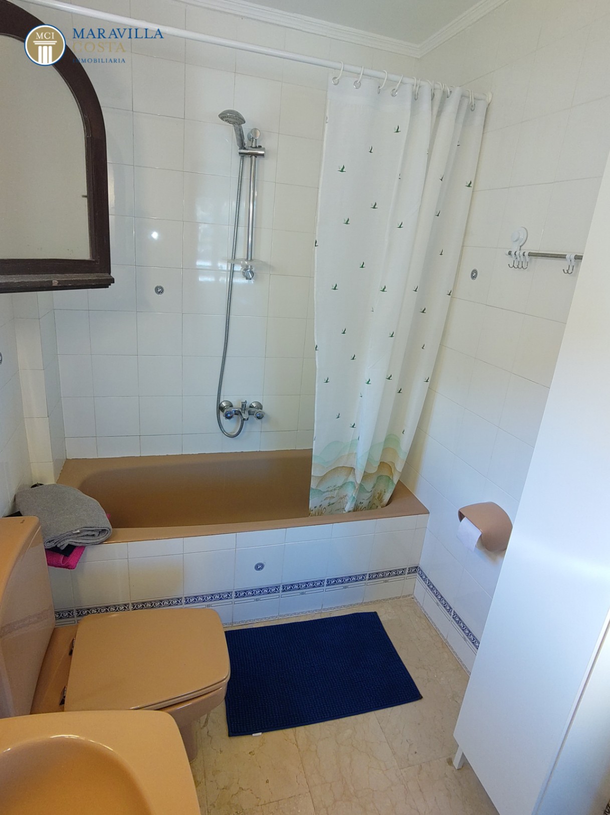 Villa con tres apartamentos y sensacionales vistas al mar en Calpe