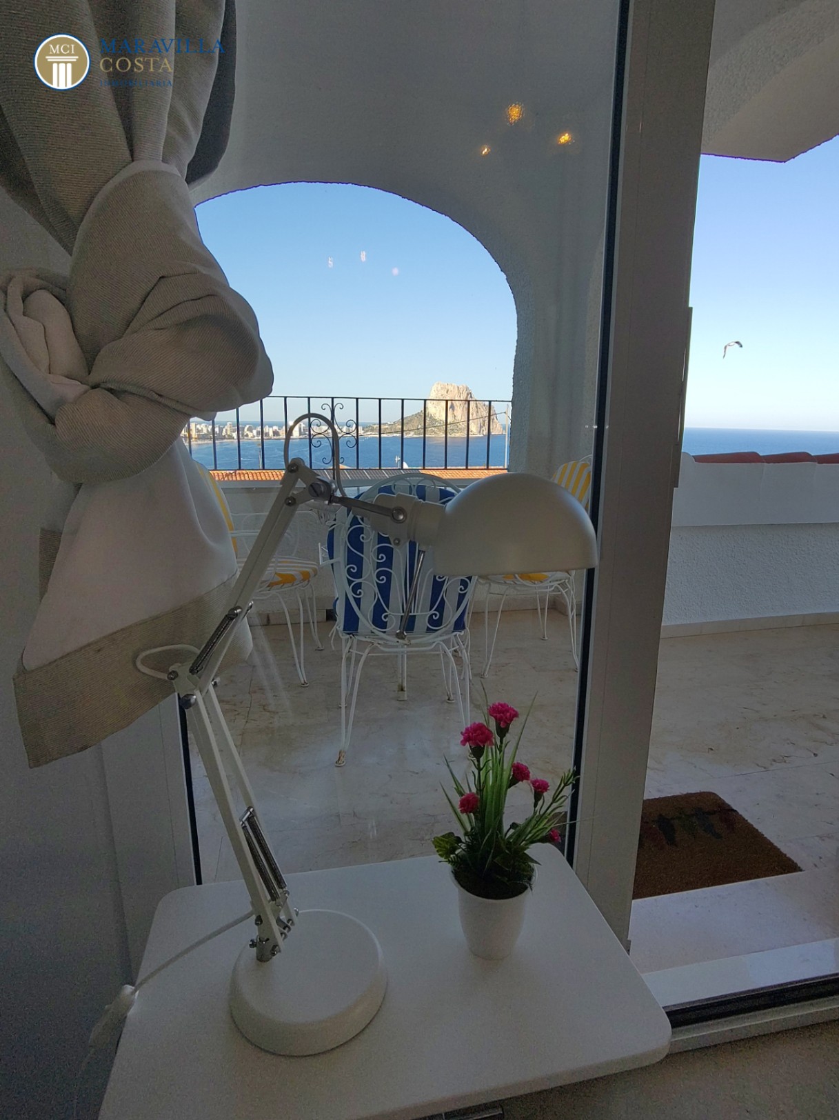 Villa con tres apartamentos y sensacionales vistas al mar en Calpe