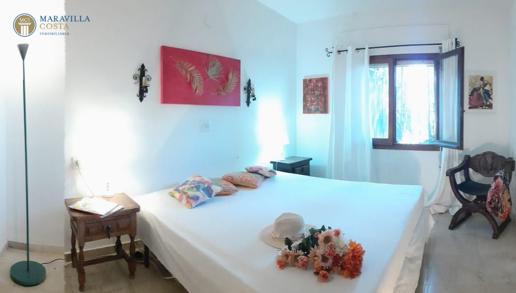 Villa con tres apartamentos y sensacionales vistas al mar en Calpe