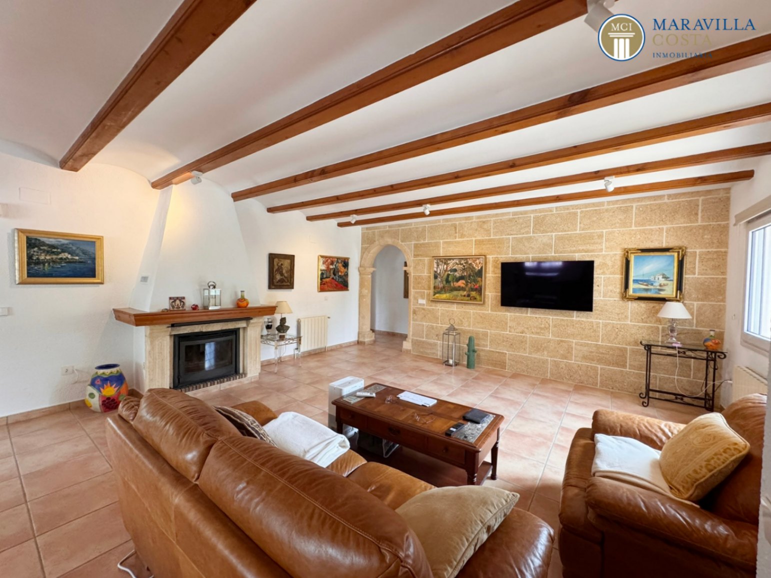 Acogedora y soleada villa con jardín mediterráneo, piscina y una espectacular naya en venta en Jávea (Alicante)