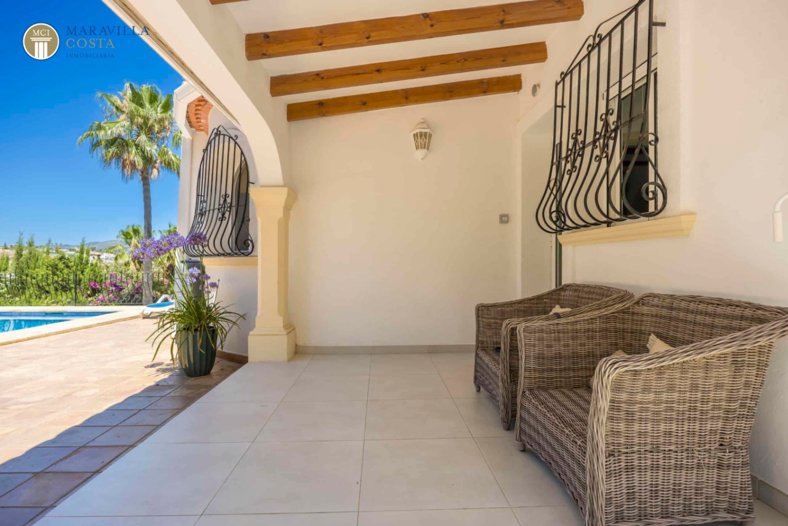 Encantadora villa de estilo mediterráneo con vistas panorámicas 
