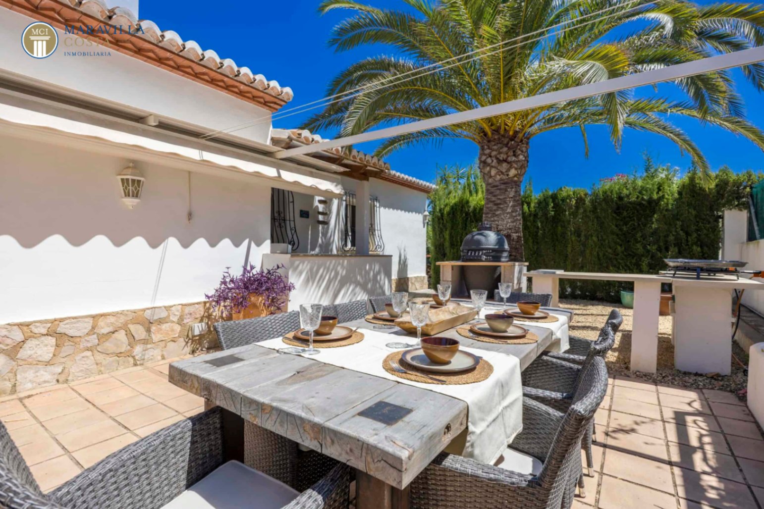 Encantadora villa de estilo mediterráneo con vistas panorámicas 