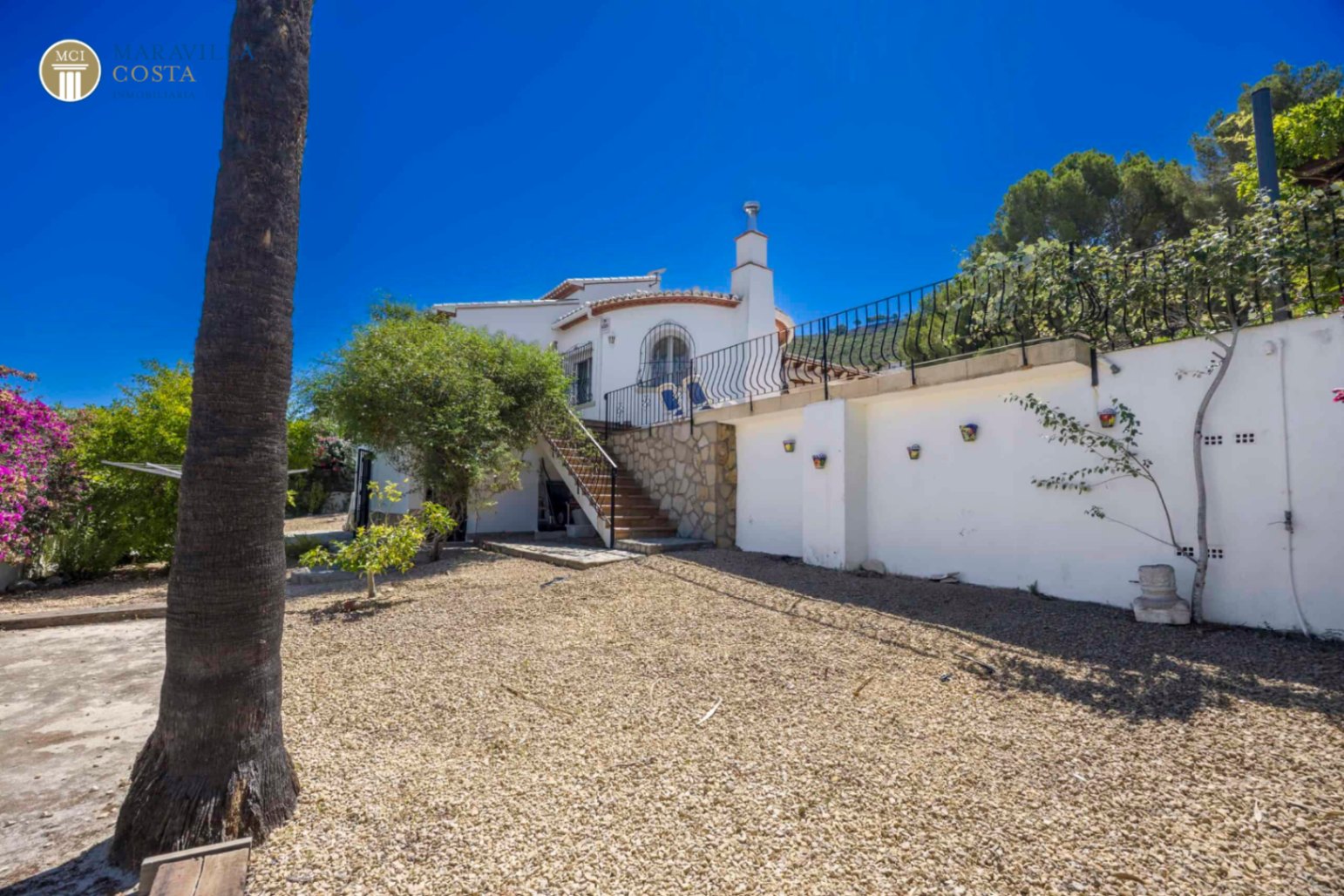 Encantadora villa de estilo mediterráneo con vistas panorámicas 