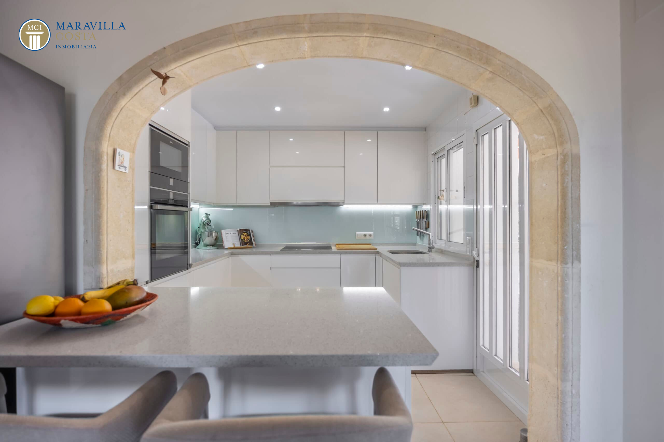 Encantadora villa de estilo mediterráneo con vistas panorámicas 
