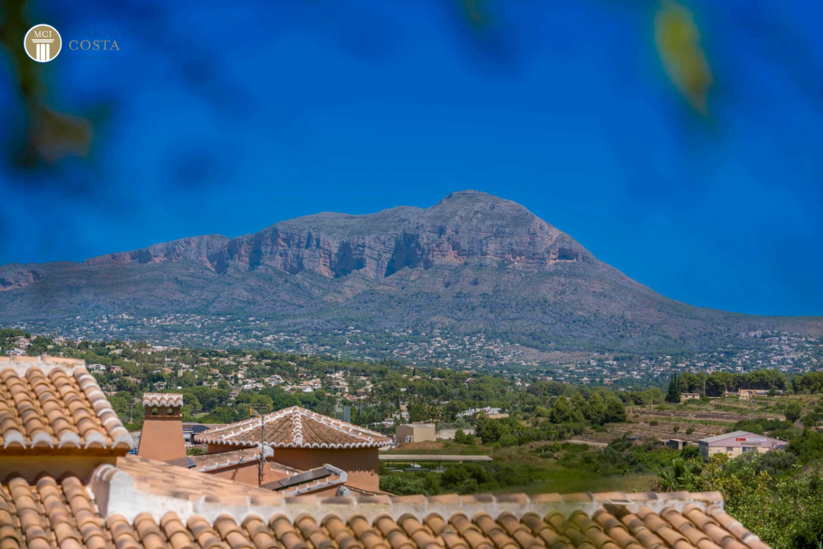 Encantadora villa de estilo mediterráneo con vistas panorámicas 