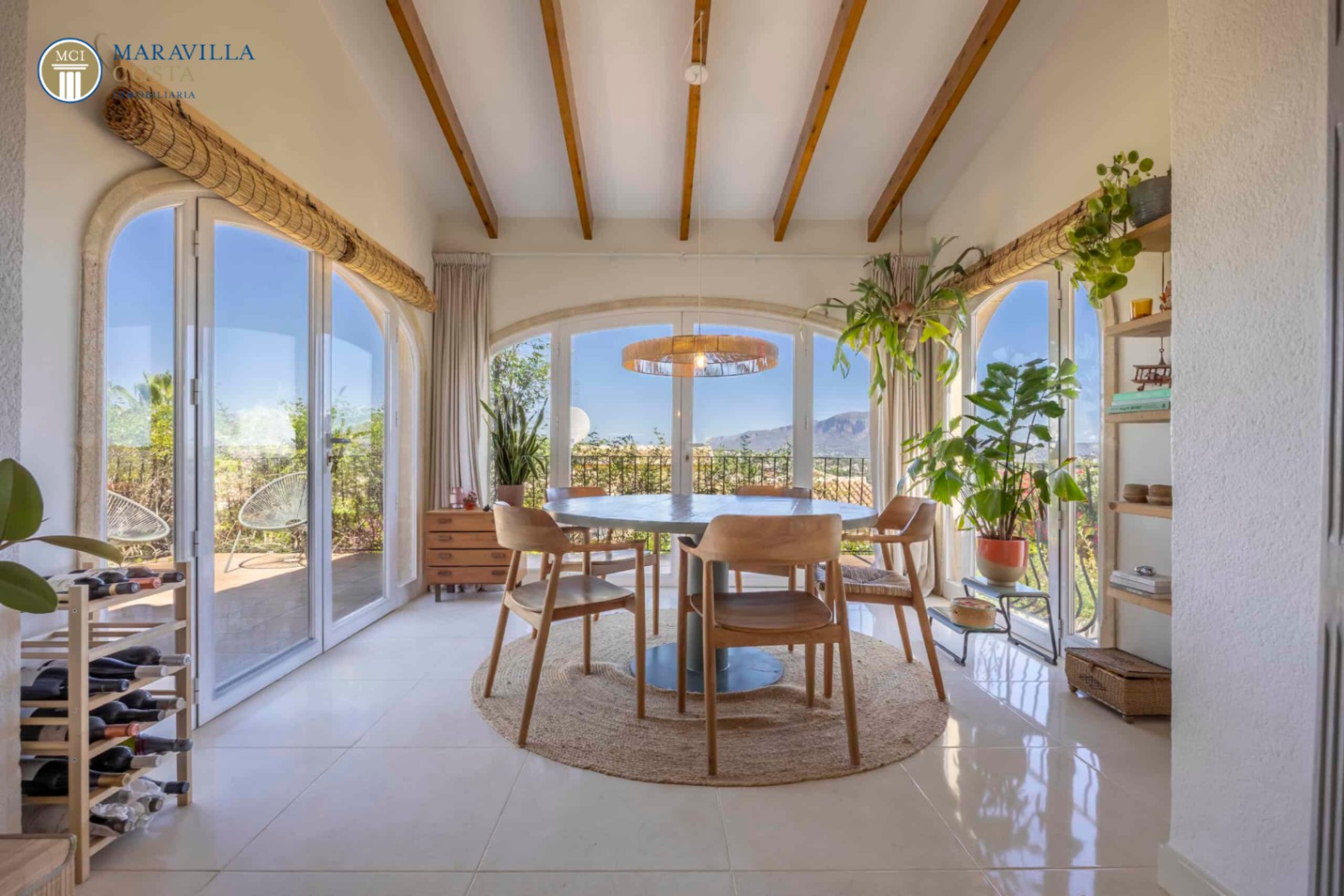 Encantadora villa de estilo mediterráneo con vistas panorámicas 