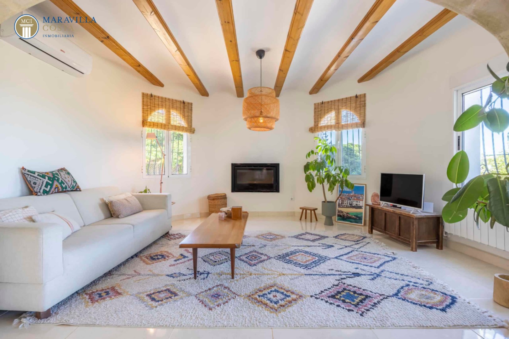 Encantadora villa de estilo mediterráneo con vistas panorámicas 