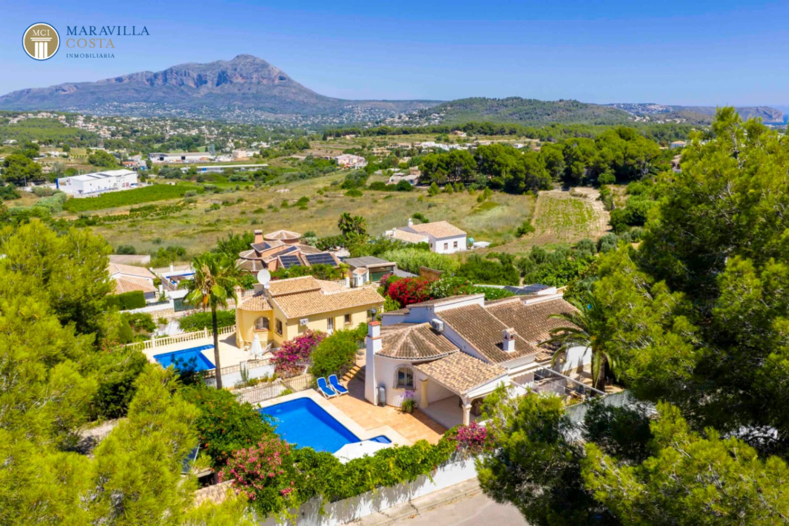 Encantadora villa de estilo mediterráneo con vistas panorámicas 