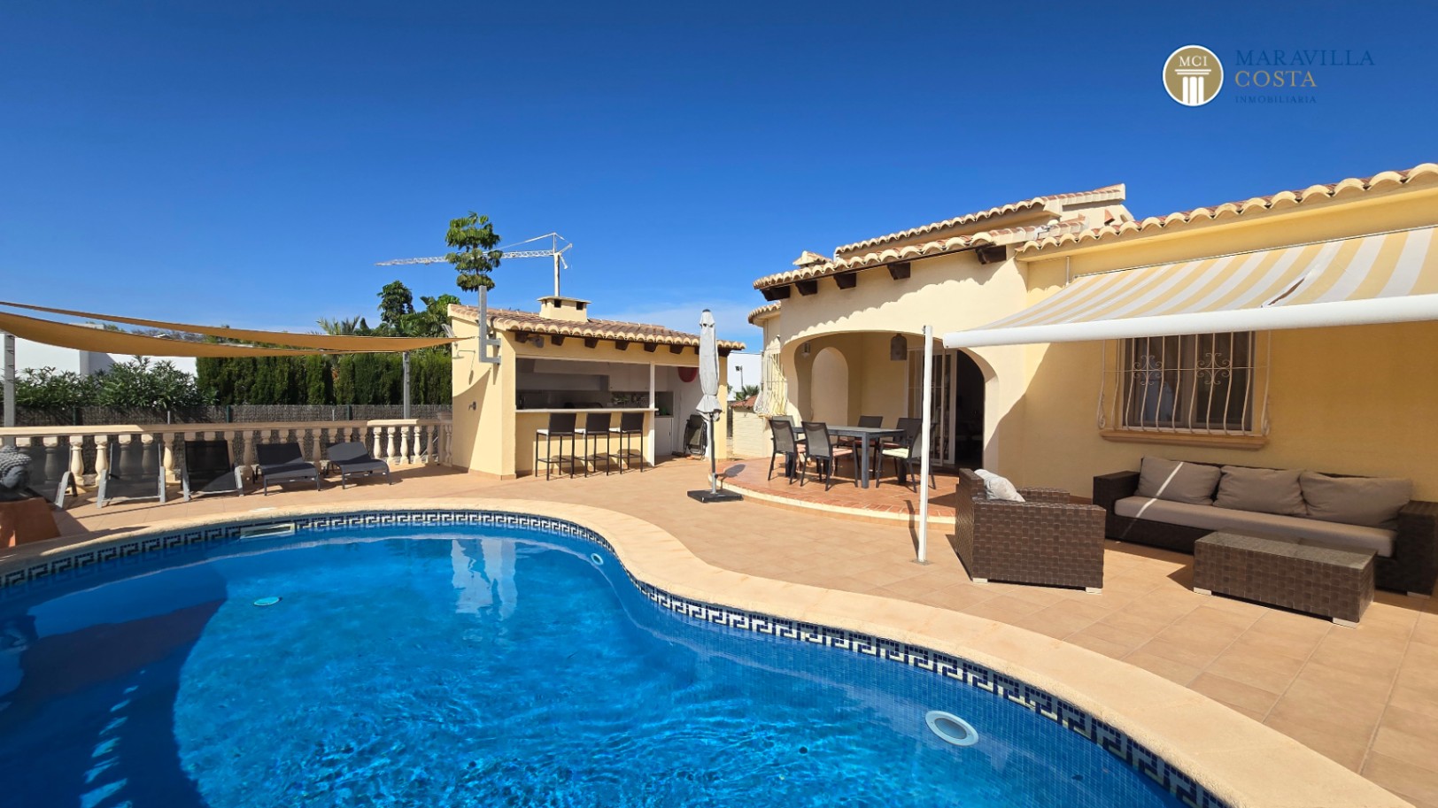 Casa mediterránea en muy buen estado de una planta en venta en Jávea.