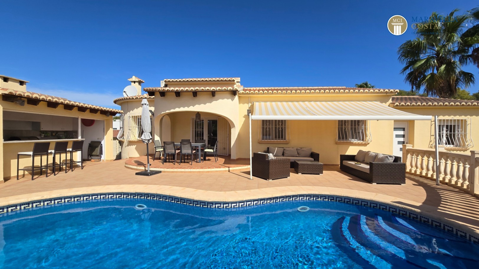 Casa mediterránea en muy buen estado de una planta en venta en Jávea.