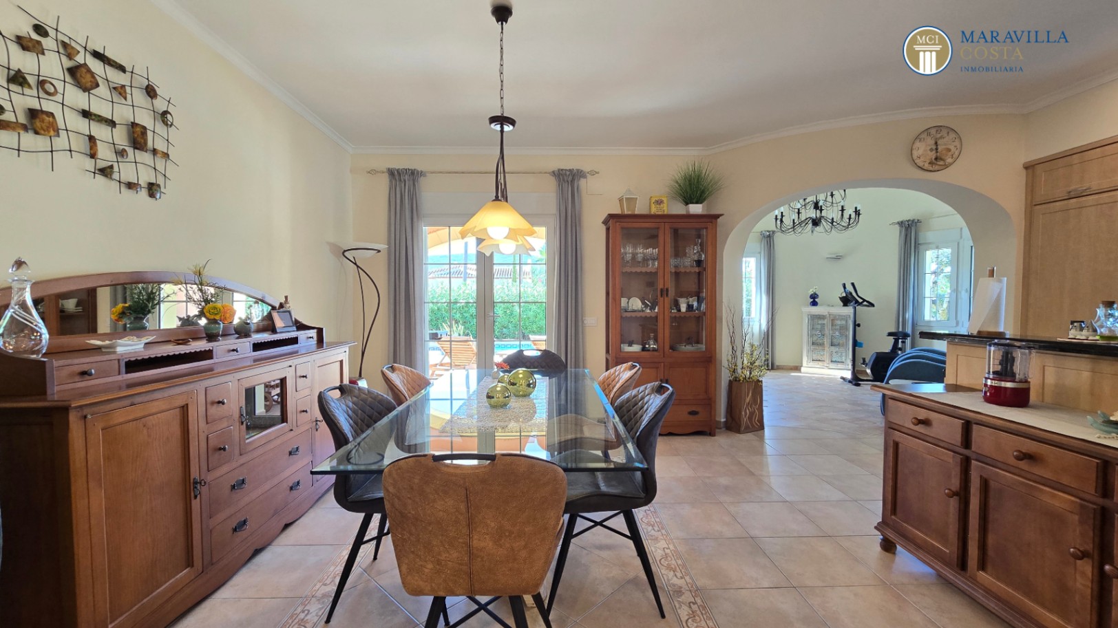 Villa muy cuidada y bien equipada en Jáve a la venta.