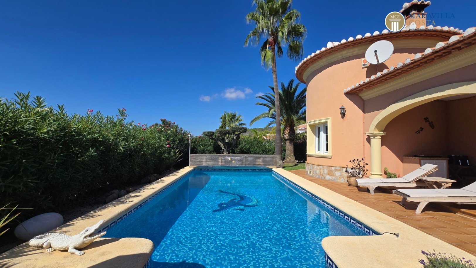 Villa muy cuidada y bien equipada en Jáve a la venta.