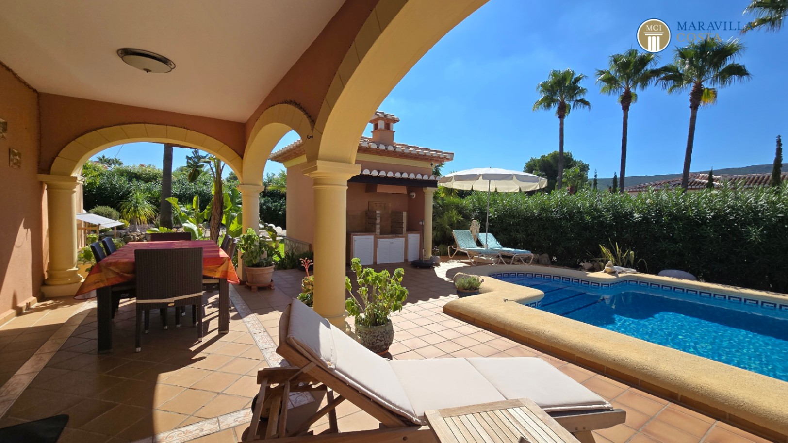 Villa muy cuidada y bien equipada en Jáve a la venta.