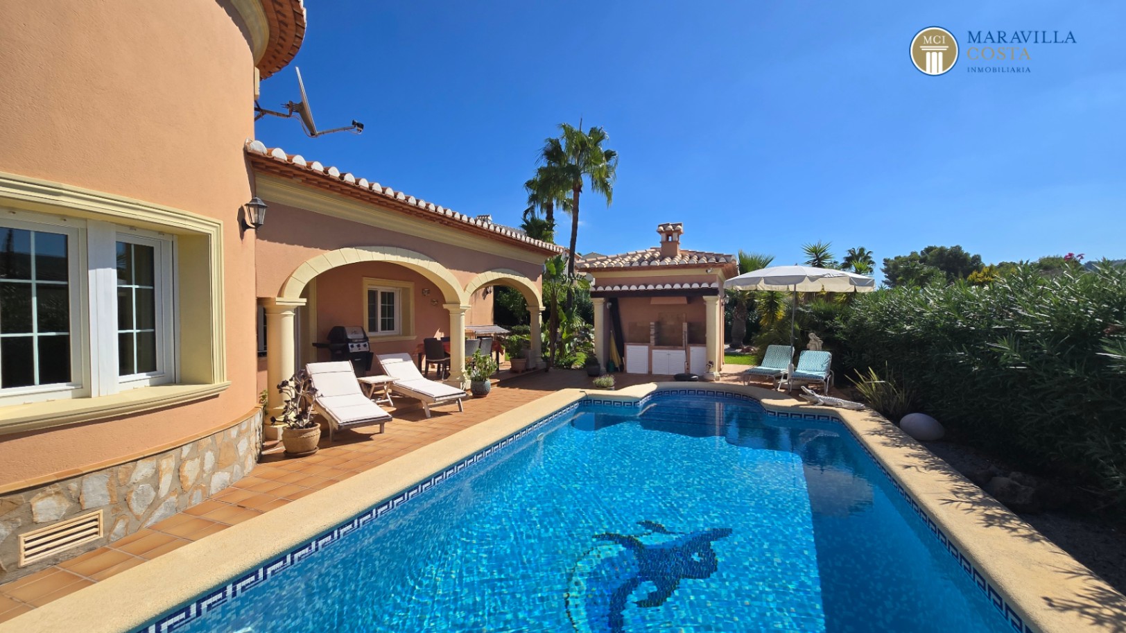 Villa muy cuidada y bien equipada en Jáve a la venta.