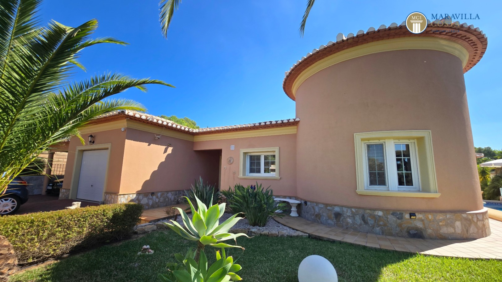 Villa muy cuidada y bien equipada en Jáve a la venta.