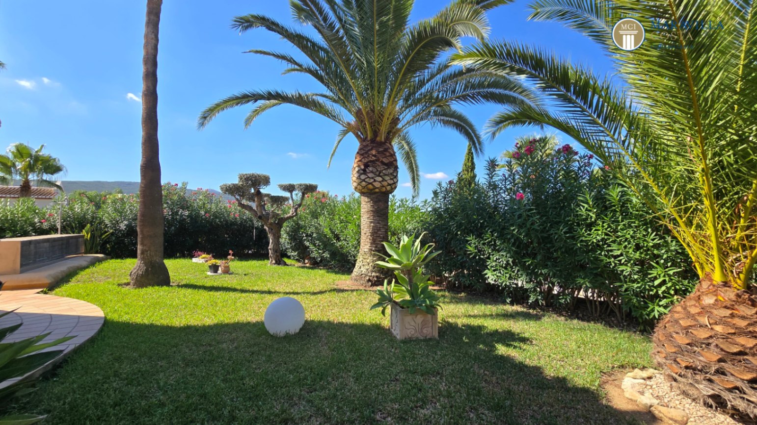 Villa muy cuidada y bien equipada en Jáve a la venta.