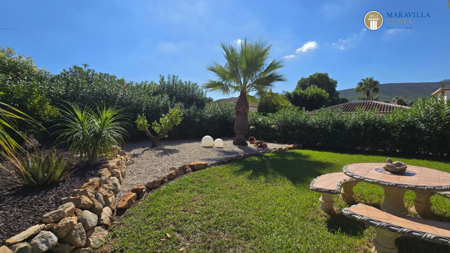 Villa muy cuidada y bien equipada en Jáve a la venta.