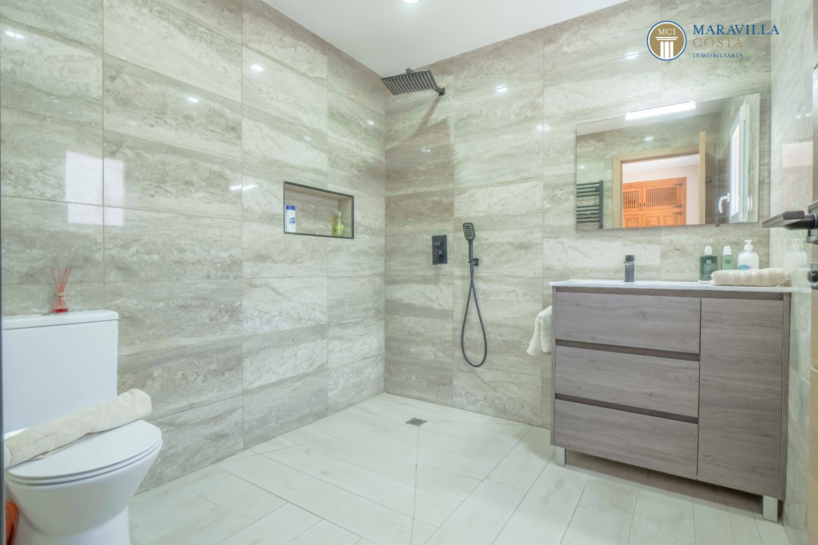 Villa soleada con agradable confort habitacional