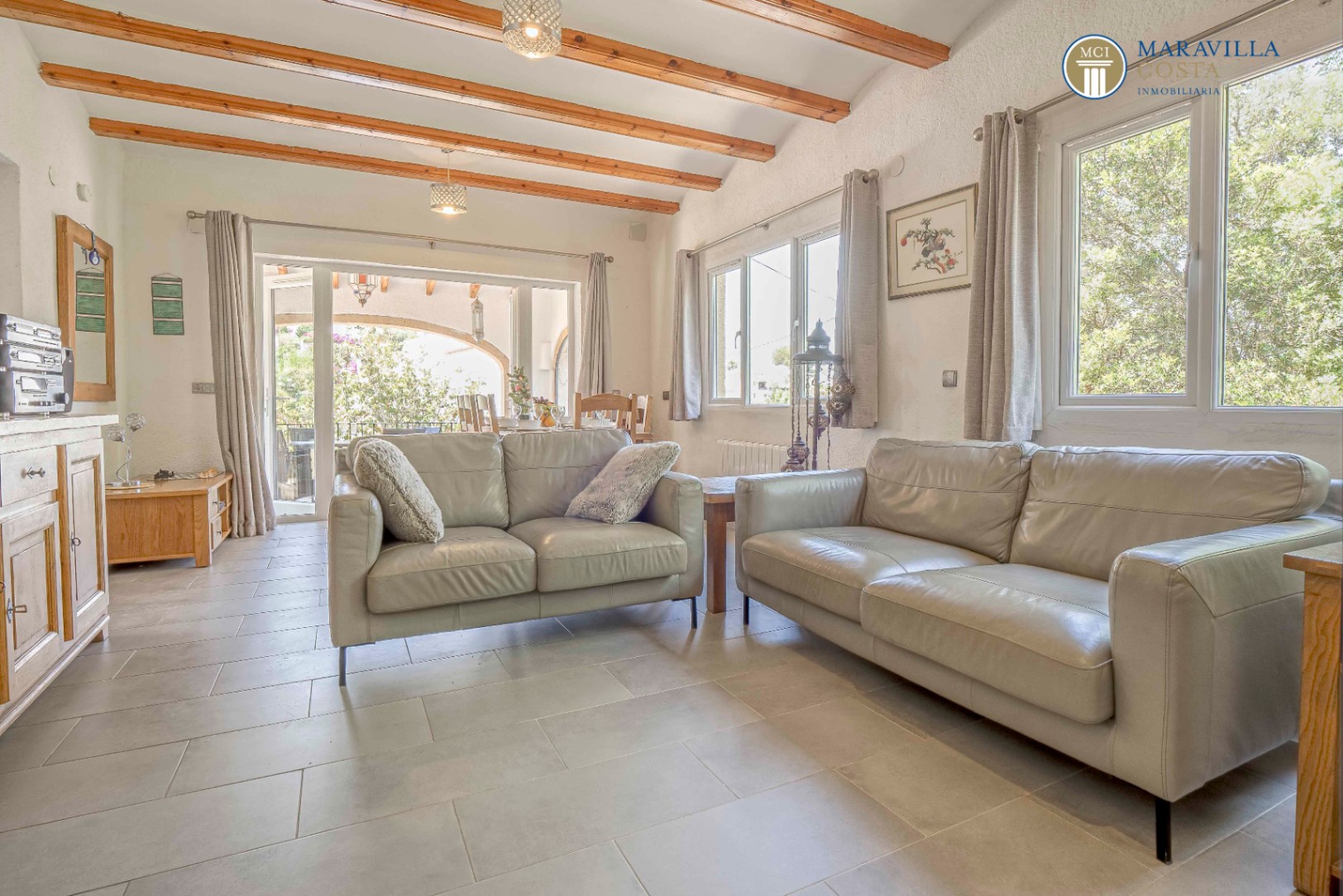 Villa soleada con agradable confort habitacional