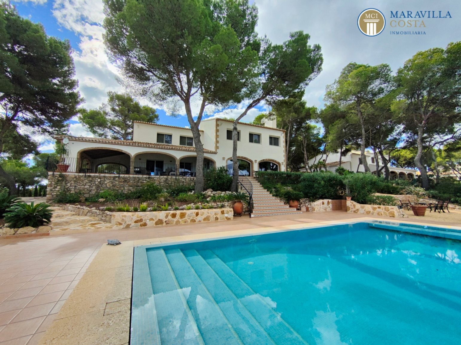 Luxueuse villa avec vue imprenable sur la mer et le Montgó à vendre à Jávea (Alicante)
