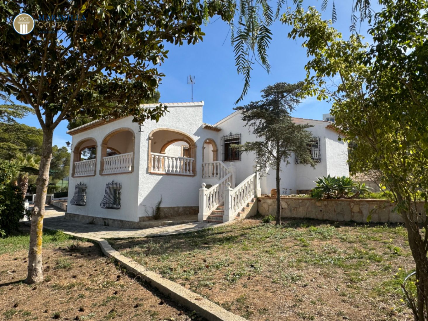 Villa partiellement rénovée à El Tosalet, Jávea à vendre